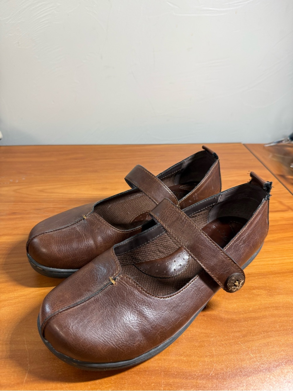 B.o.c. Brown Mary Jane Style Clog Loafer Comfort Shoe Button Slip On Brown 10